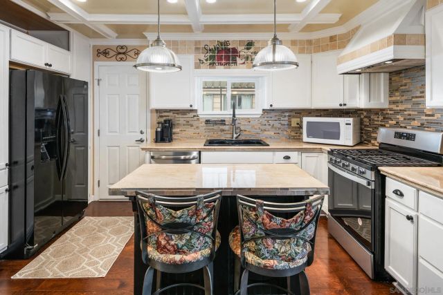 12 Bahia Ln, Oceanside, CA 92058