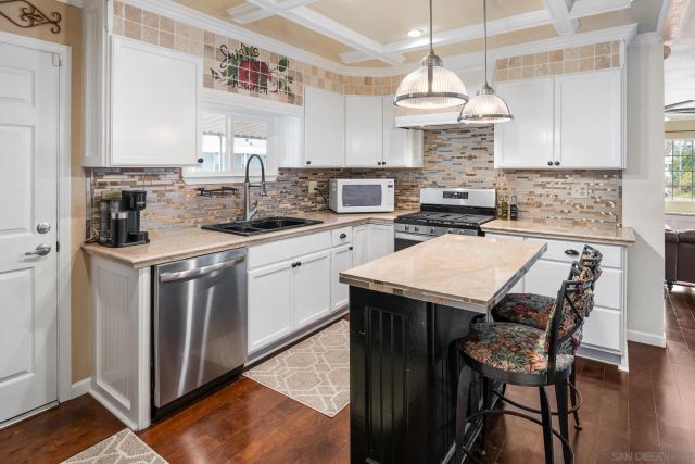 12 Bahia Ln, Oceanside, CA 92058