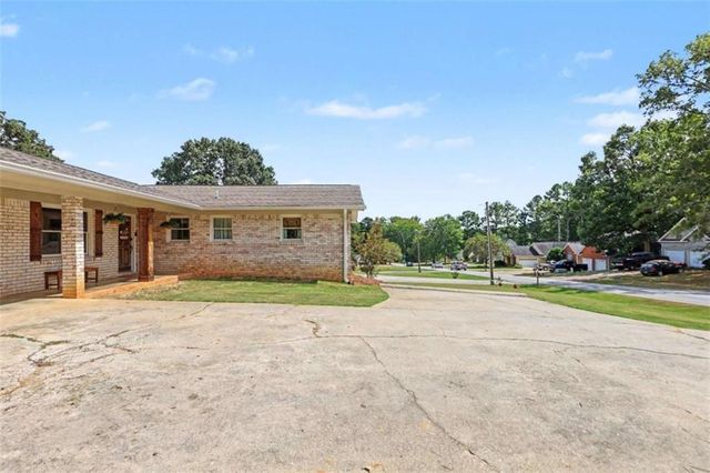 622 S Georgia Avenue S, Bremen, GA 30110
