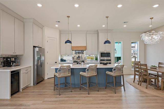 972 Driftwood Drive, Crystal Beach, TX 77650