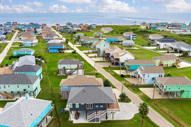 972 Driftwood Drive, Crystal Beach, TX 77650