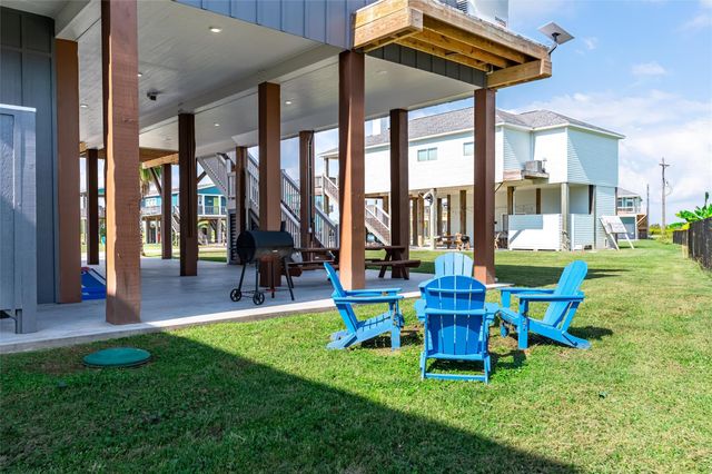 972 Driftwood Drive, Crystal Beach, TX 77650