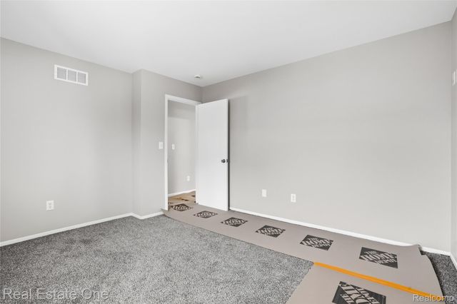 8422 Robindale Avenue, Dearborn Heights, MI 48127