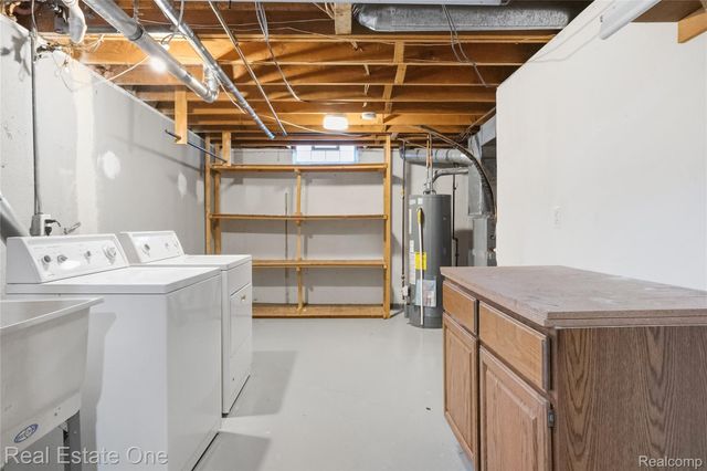 8422 Robindale Avenue, Dearborn Heights, MI 48127