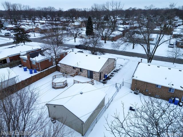 8422 Robindale Avenue, Dearborn Heights, MI 48127