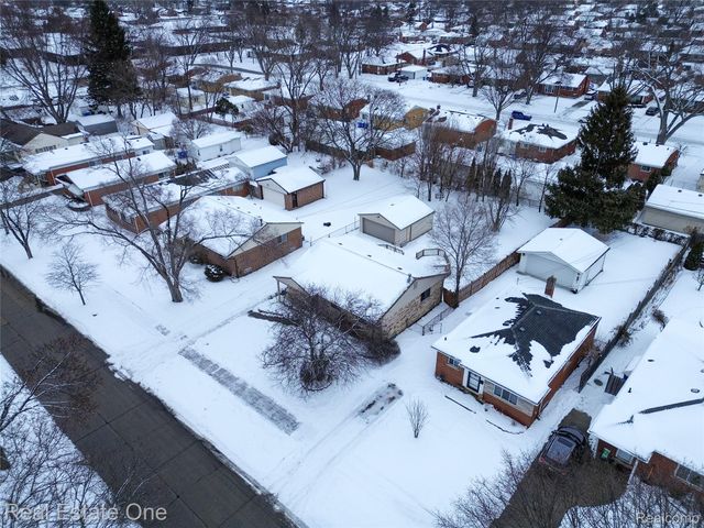 8422 Robindale Avenue, Dearborn Heights, MI 48127