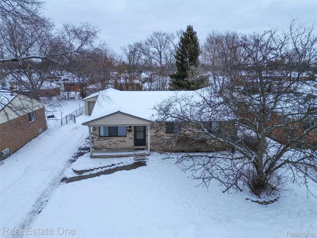 8422 Robindale Avenue, Dearborn Heights, MI 48127