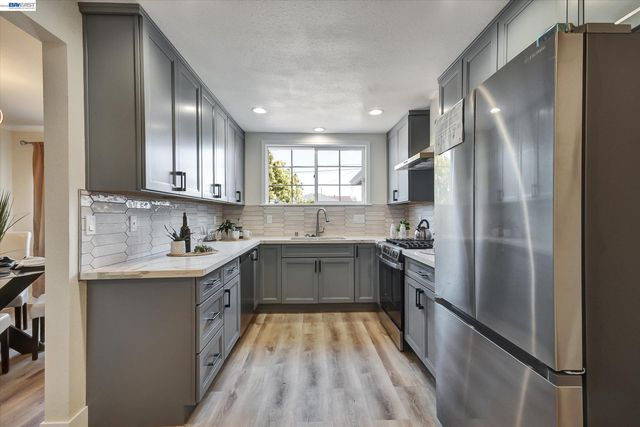 147 Wisteria Dr, East Palo Alto, CA 94303