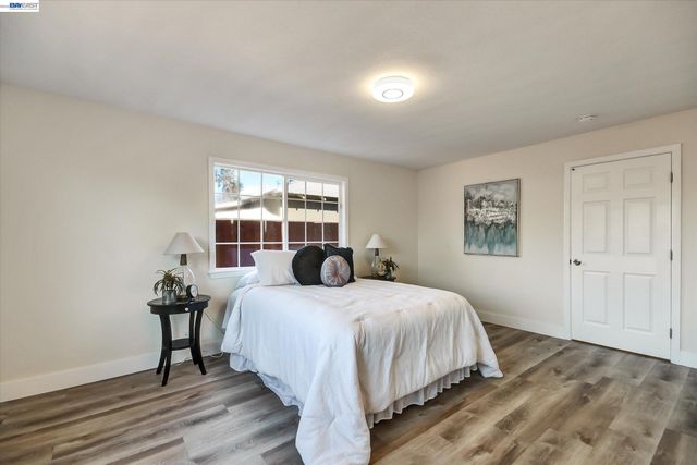 147 Wisteria Dr, East Palo Alto, CA 94303