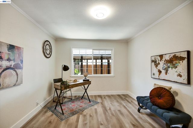 147 Wisteria Dr, East Palo Alto, CA 94303