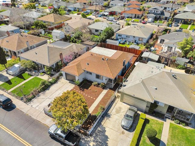 147 Wisteria Dr, East Palo Alto, CA 94303