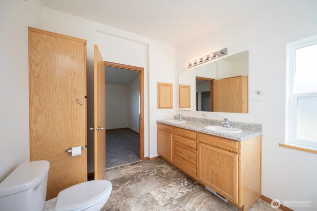 7160 SE Bayview Avenue, Othello, WA 99344