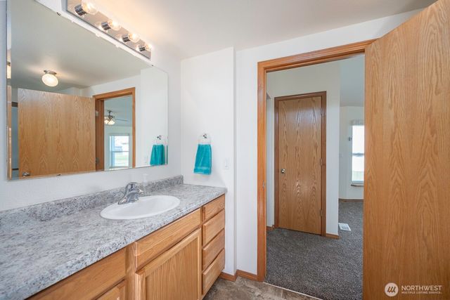 7160 SE Bayview Avenue, Othello, WA 99344