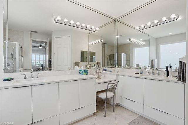 2033 Isla De Palma CIR, Naples, FL 34119