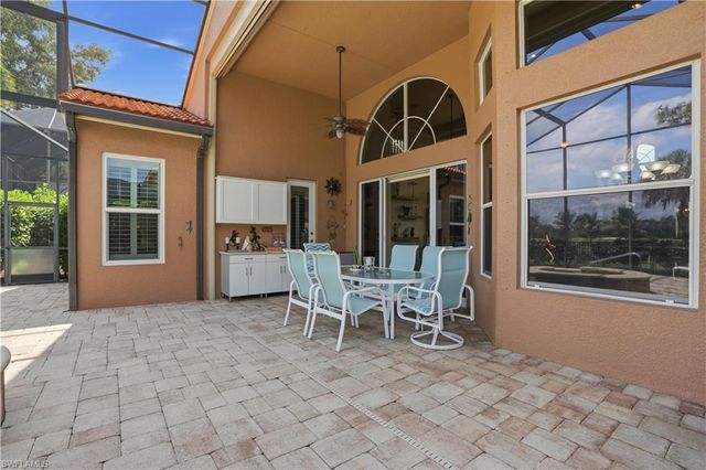 2033 Isla De Palma CIR, Naples, FL 34119