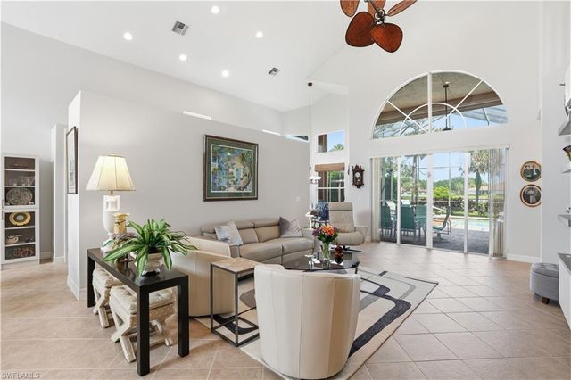 2033 Isla De Palma CIR, Naples, FL 34119
