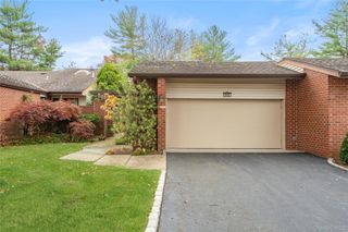 117 Eagles Crescent, Manhasset, NY 11030