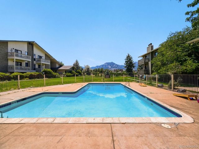 695 Manhattan Drive 8, Boulder, CO 80303