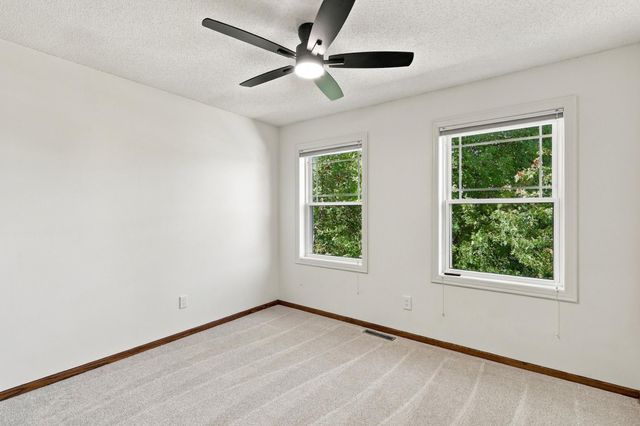555 White Pine Way, Eagan, MN 55123