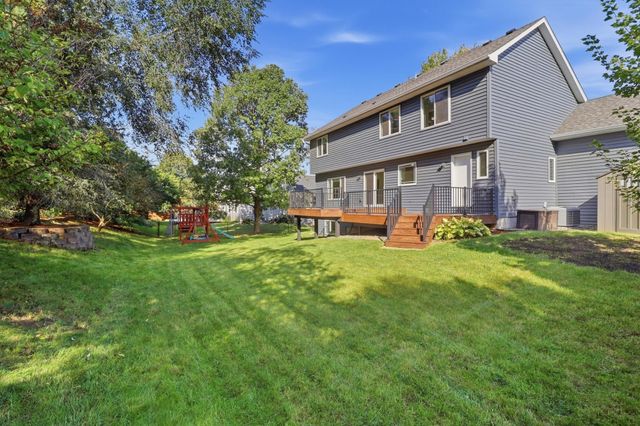 555 White Pine Way, Eagan, MN 55123