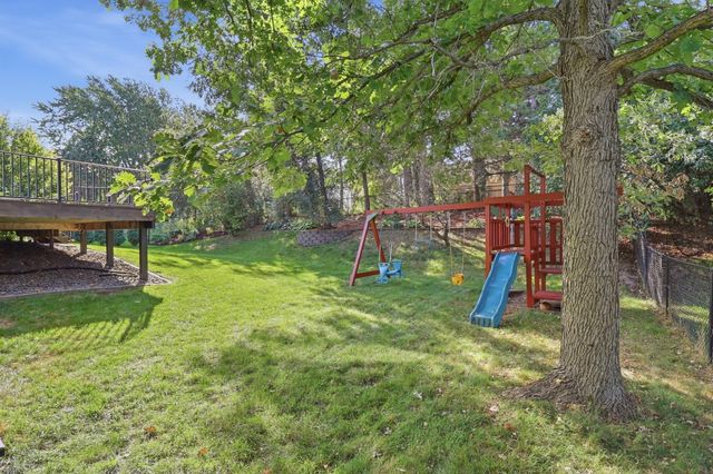 555 White Pine Way, Eagan, MN 55123