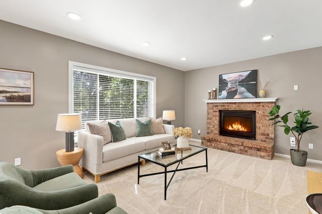 555 White Pine Way, Eagan, MN 55123