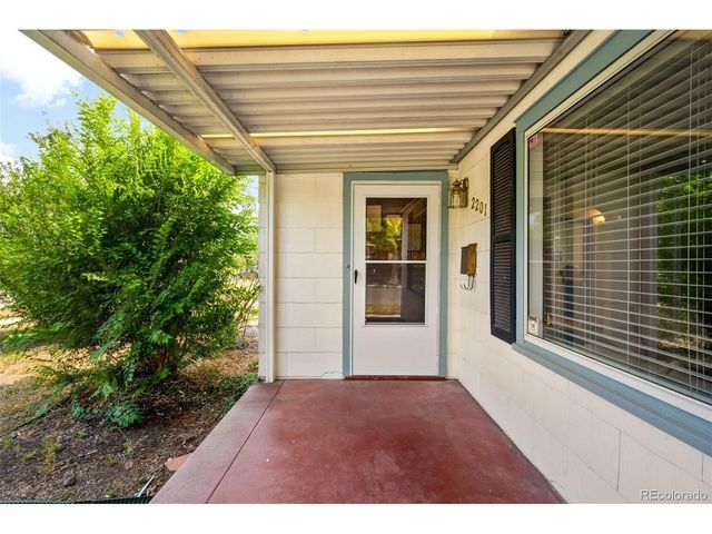 2201 S Franklin St, Denver, CO 80210