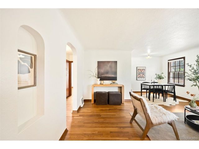 2201 S Franklin St, Denver, CO 80210