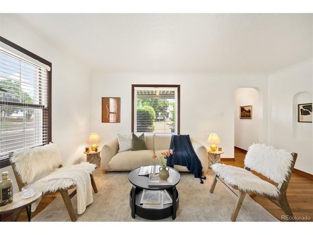 2201 S Franklin St, Denver, CO 80210