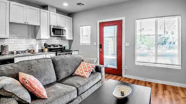 331 N 13TH Place, Phoenix, AZ 85006