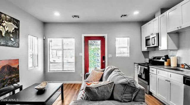 331 N 13TH Place, Phoenix, AZ 85006