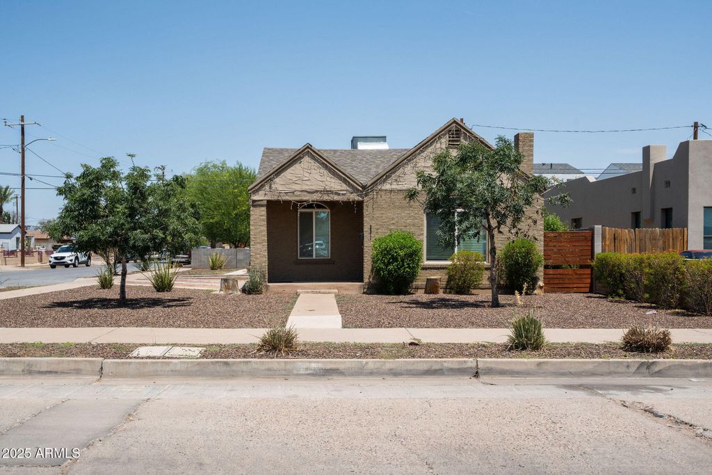331 N 13TH Place, Phoenix, AZ 85006