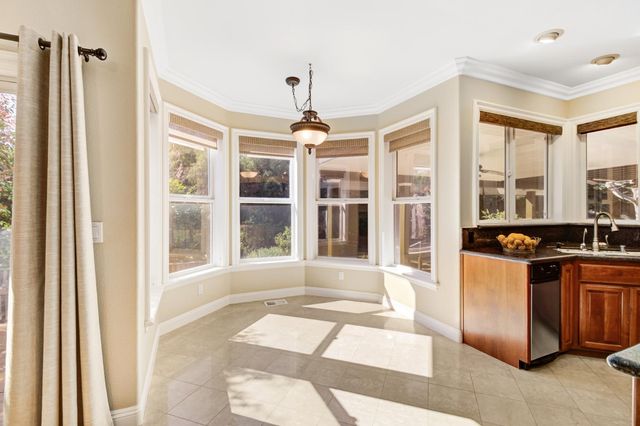 2812 Alder Point Dr, Roseville, CA 95661