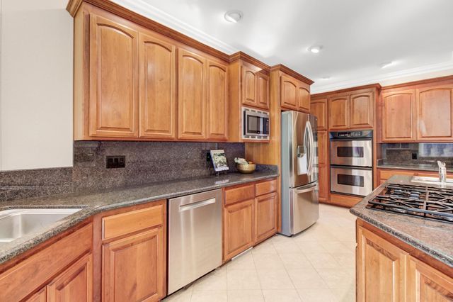 2812 Alder Point Dr, Roseville, CA 95661