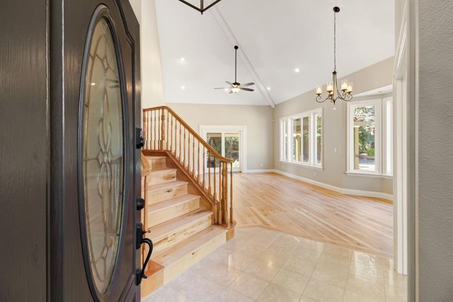 2812 Alder Point Dr, Roseville, CA 95661