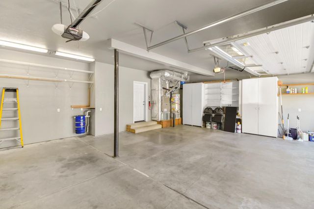 2812 Alder Point Dr, Roseville, CA 95661