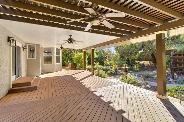 2812 Alder Point Dr, Roseville, CA 95661