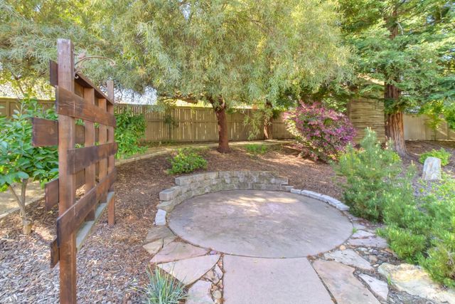 2812 Alder Point Dr, Roseville, CA 95661