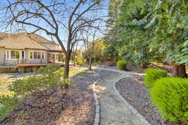 2812 Alder Point Dr, Roseville, CA 95661