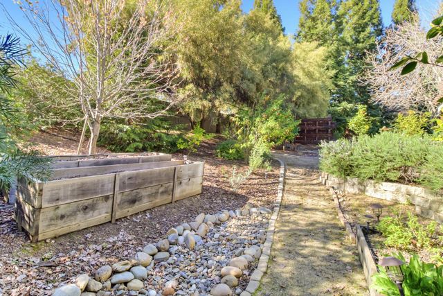 2812 Alder Point Dr, Roseville, CA 95661