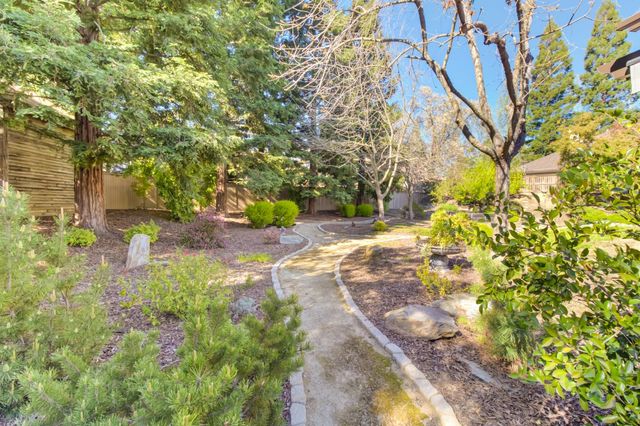 2812 Alder Point Dr, Roseville, CA 95661