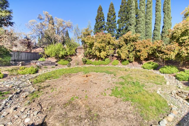 2812 Alder Point Dr, Roseville, CA 95661