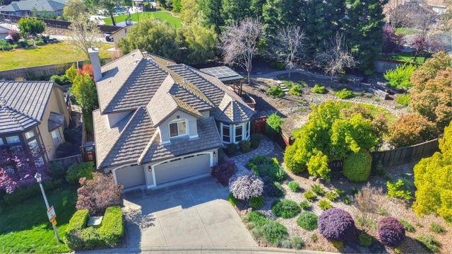 2812 Alder Point Dr, Roseville, CA 95661