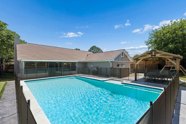 2605 Collard Road, Arlington, TX 76017