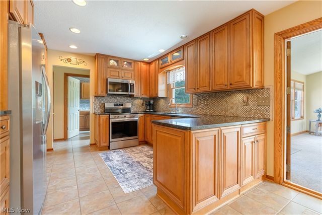 8640 Candleberry Street NW, Massillon, OH 44646