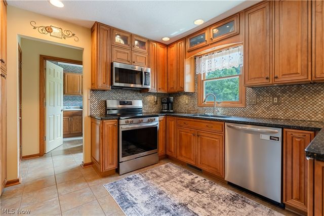 8640 Candleberry Street NW, Massillon, OH 44646