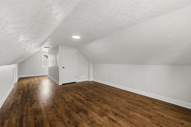 1207 Carbone Drive, Columbus, OH 43224