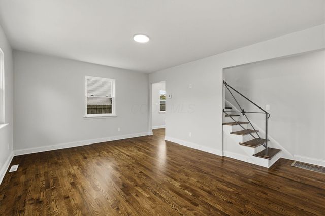 1207 Carbone Drive, Columbus, OH 43224