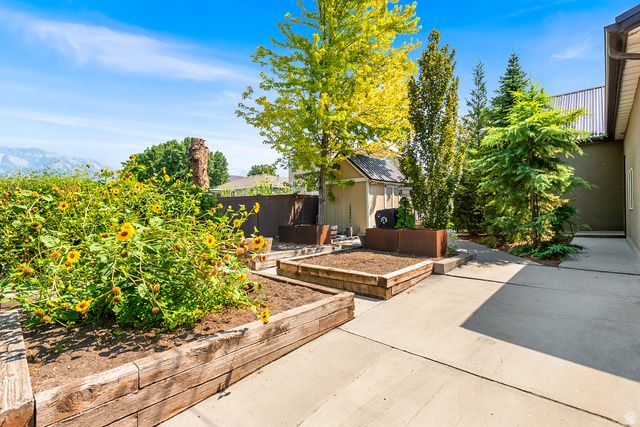 1014 E SMART LN, Sandy, UT 84094