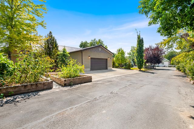 1014 E SMART LN, Sandy, UT 84094